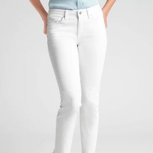 GAP White Mid Rise Straight Crop Jeans w/ Raw-Hem